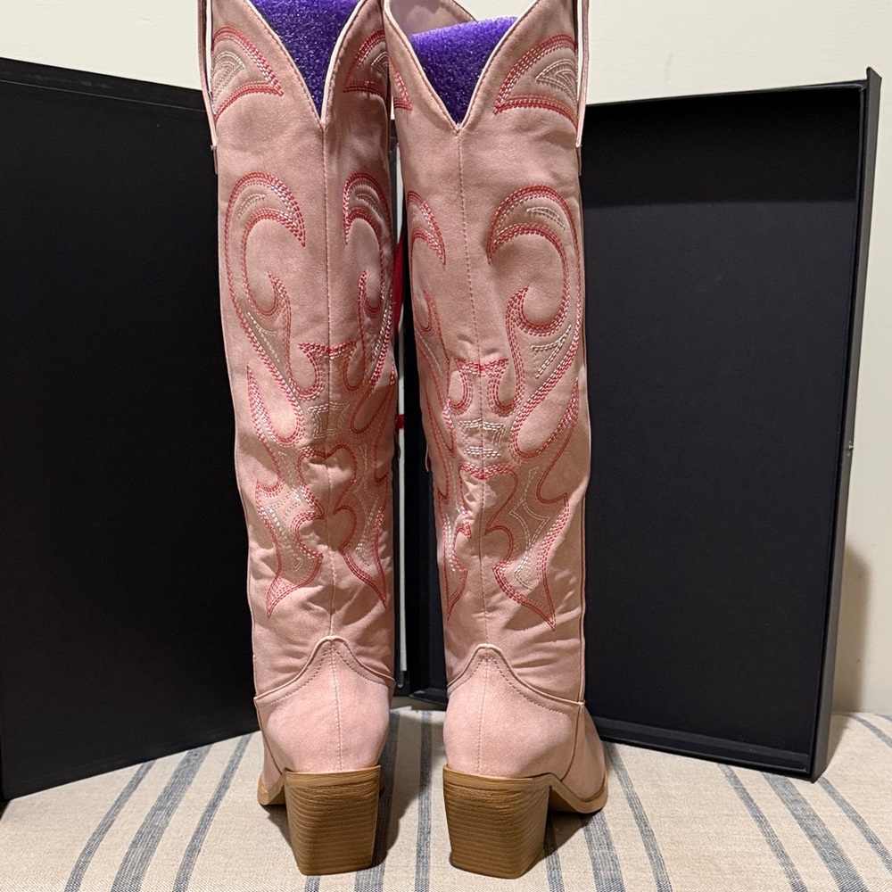 Wetkiss Stylish Pink Embroidered Knee High Heeled Boots - Picture 4 of 8